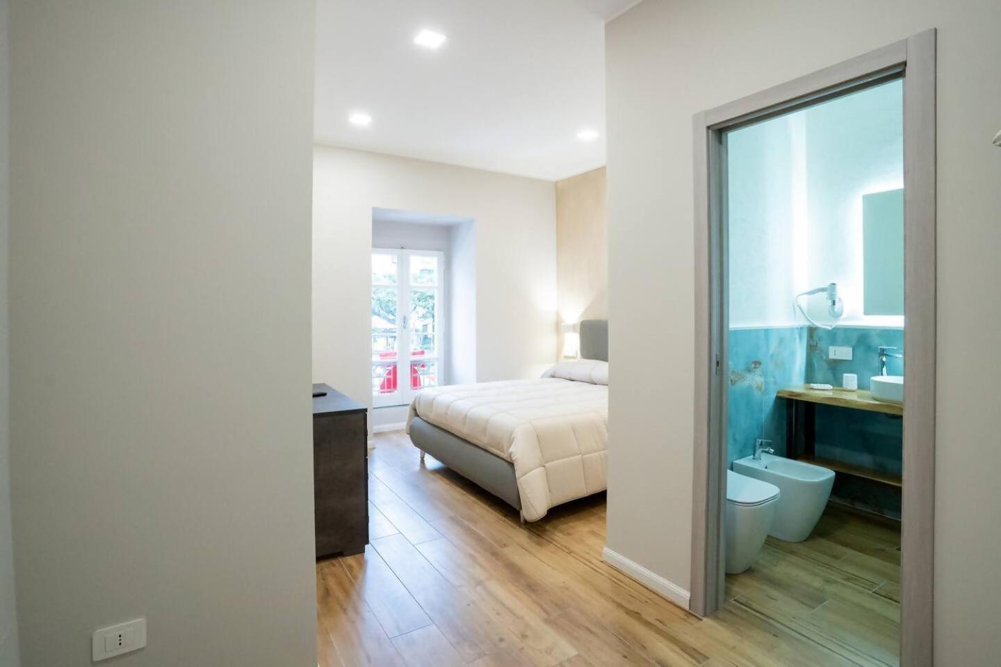 Blue Dream Suites 萨莱诺 外观 照片