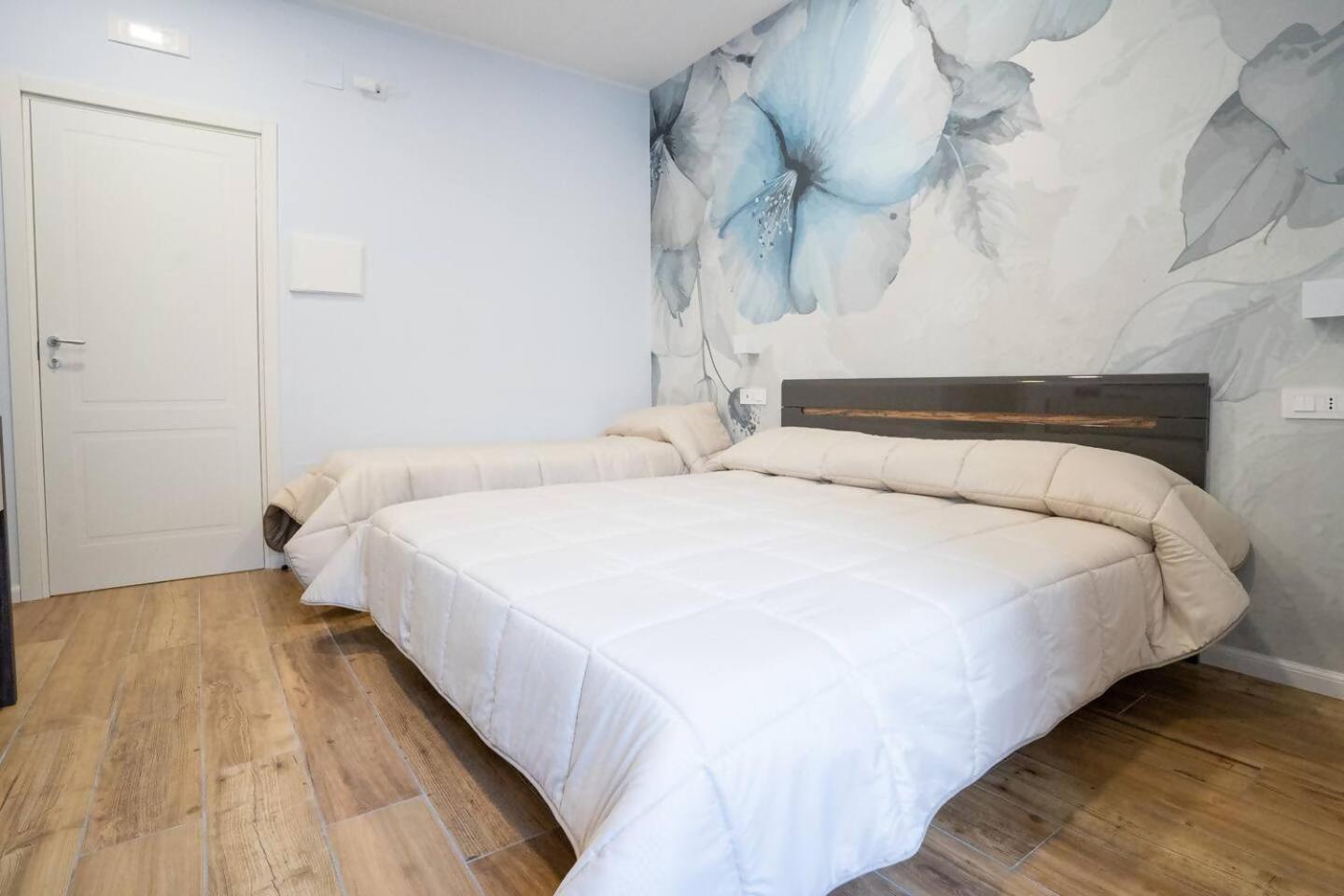 Blue Dream Suites 萨莱诺 外观 照片